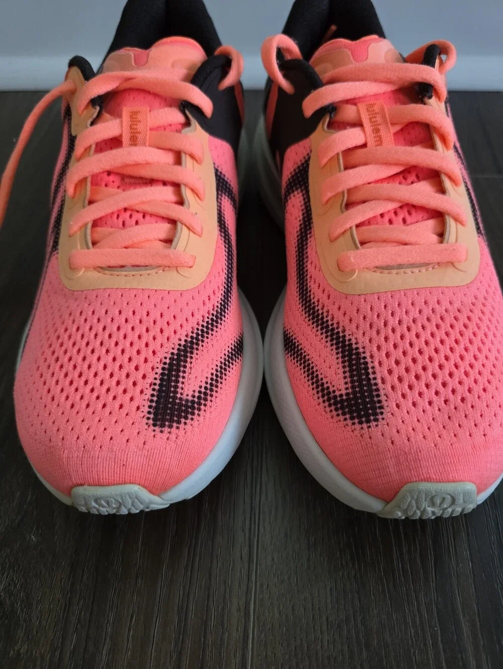 Lululemon Beyondfeel Women's 8 Neon Coral Athletic Running Shoes